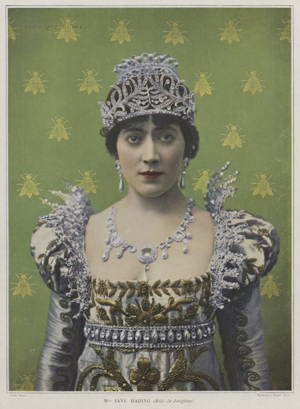 Jane Hading als Josephine in Plus que Reine door French Photographer