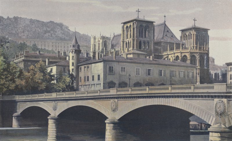 Lyon, Aartsbisschoppelijk paleis, St-Janskathedraal en heuvel van Fourvière door French Photographer