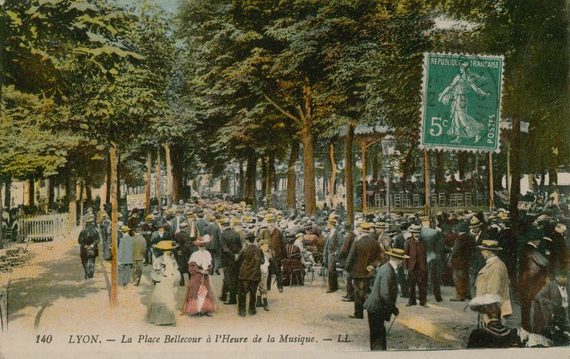 Lyon, La Place Bellecour op het uur van de muziek door French Photographer