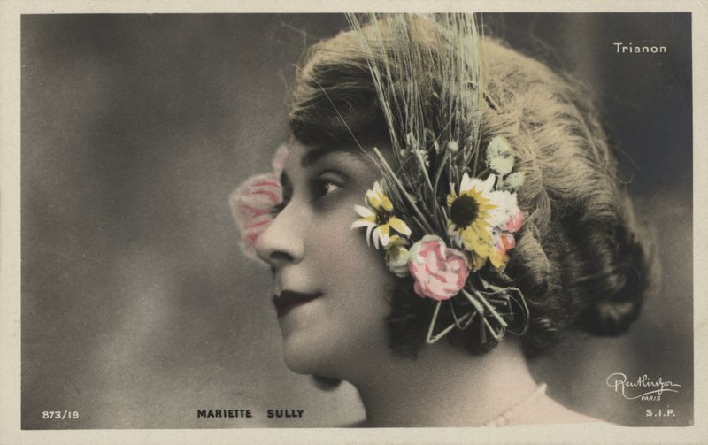 Mariette Sully door French Photographer