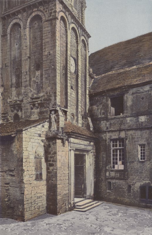 Sarlat, Klokkentoren van de oude kathedraal en oud bisschoppelijk paleis door French Photographer