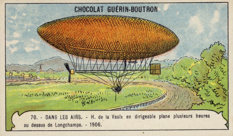 Henri de la Vaulx zweeft urenlang in een luchtschip boven Longchamps door French School