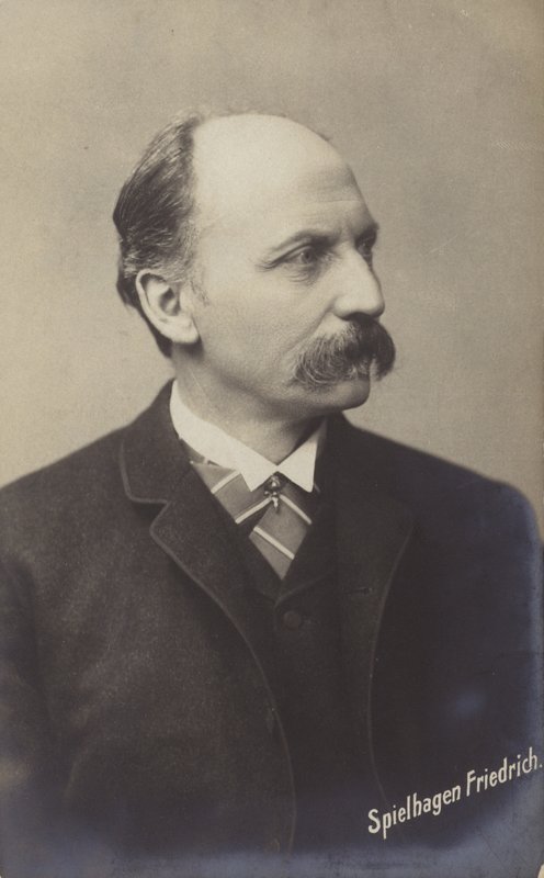 Friedrich Spielhagen (1829-1911), Duits romanschrijver en vertaler (z/w foto) door German Photographer