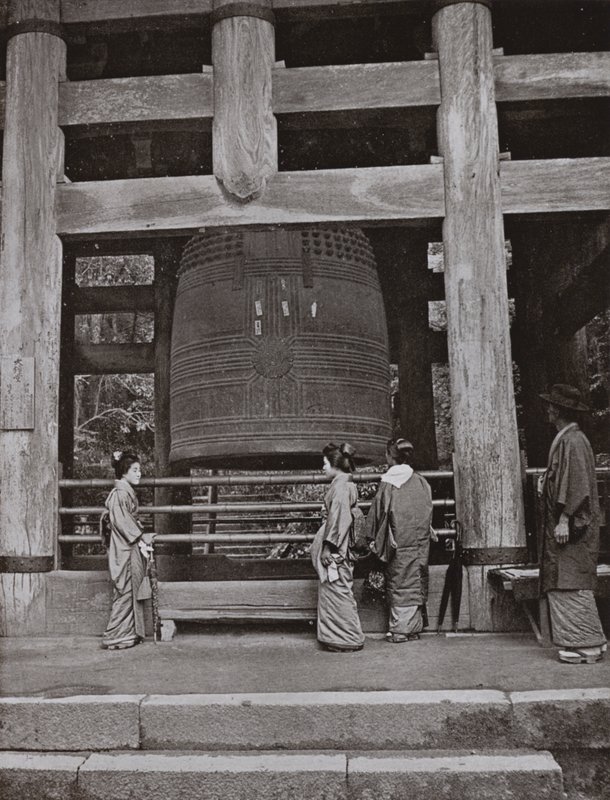 De Grote Bel in de Chio-in Tempel door Herbert Ponting