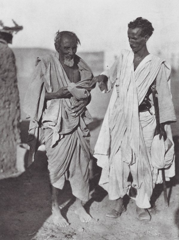 Afrika: Bisharin mannen, Nubische woestijn door Hugo Adolf Bernatzik