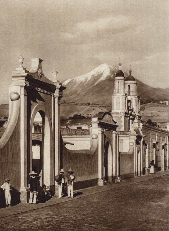 Mexico: Chalchicomula met Pico de Orizaba (z/w foto) door Hugo Brehme