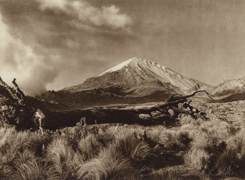 Mexico: Pico de Orizaba, staat Puebla (z/w foto) door Hugo Brehme