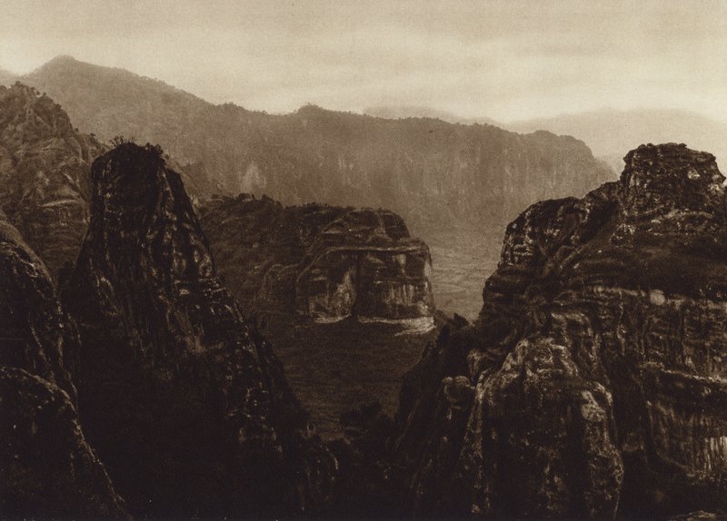 Mexico: Tepoztlan, deelstaat Morelos (z/w foto) door Hugo Brehme