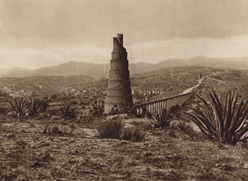 Mexico: Oude Spaanse waterleiding van Los Remedios (z/w foto) door Hugo Brehme