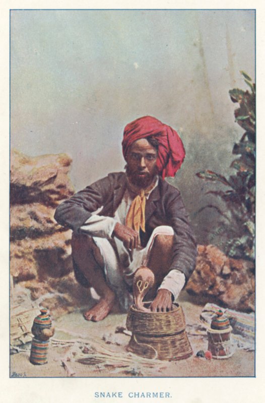 Indiase Inboorlingen: Slangenbezweerder (gekleurde foto) door Indian photographer