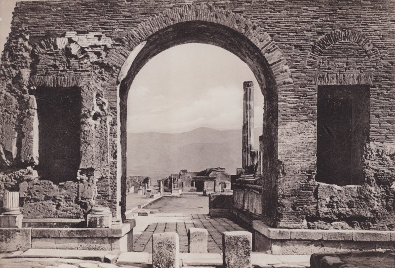 Arco Di Nerone, Boog van Nero (zw/w foto) door Italian Photographer