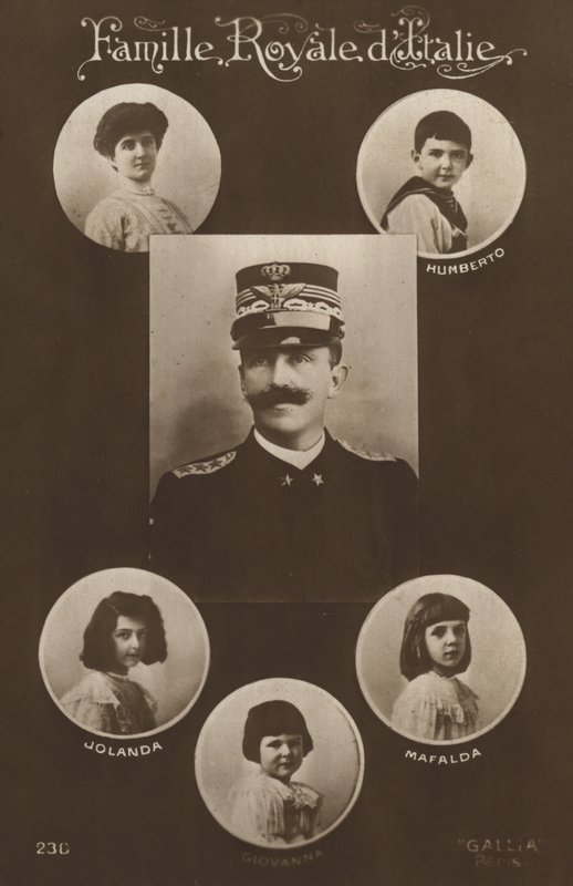 Koning Victor Emmanuel II en zijn familie door Italian Photographer