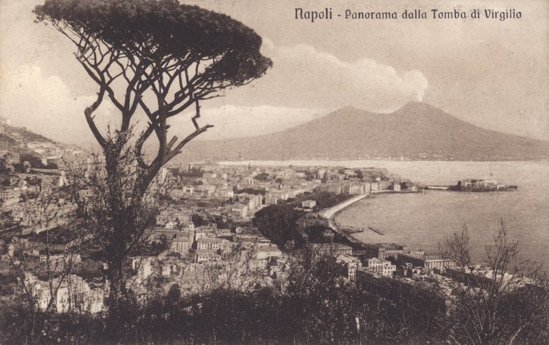 Napels - Napels, Panorama vanaf het Graf van Vergilius (z/w foto) door Italian Photographer