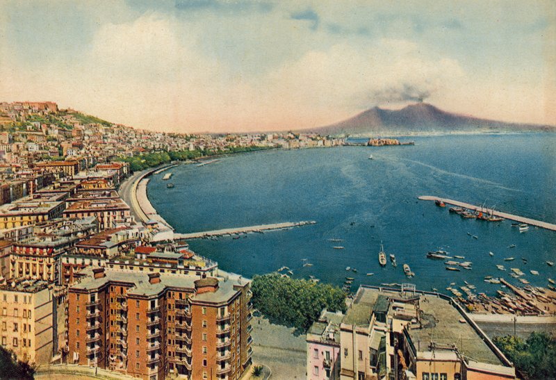 Napoli / Napels: Panorama en Vesuvius (gekleurde foto) door Italian Photographer