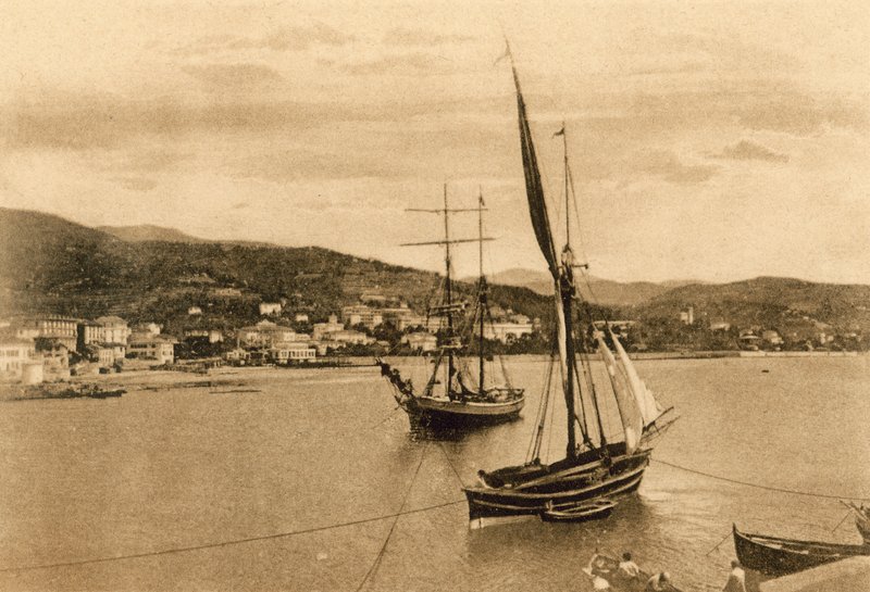 San Remo, Ville ed Alberghi a levante door Italian Photographer