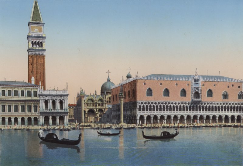 Venetië, Piazzetta San Marco en Dogenpaleis vanaf de Lagune door Italian Photographer