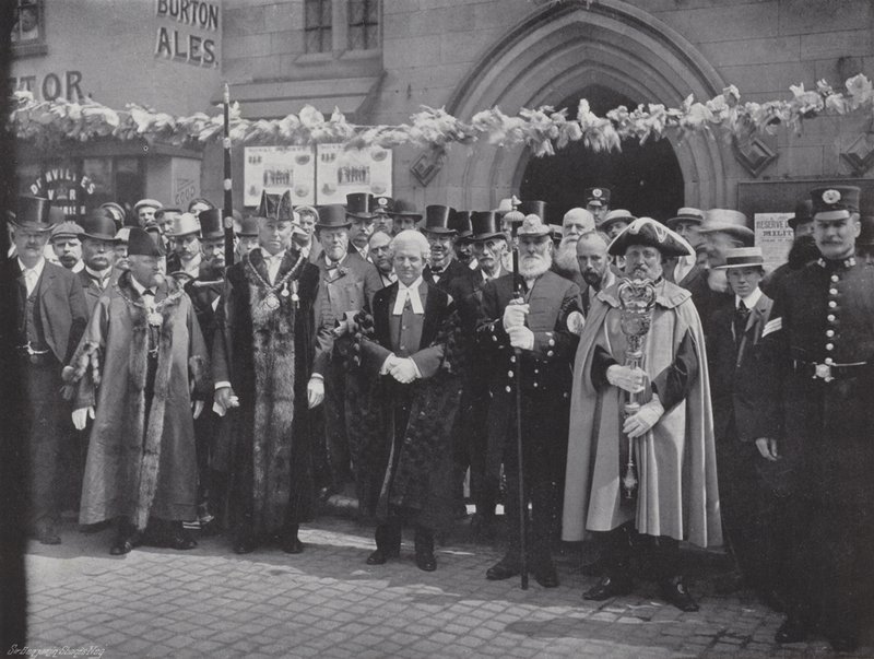 Lichfield Greenhill Bower, Verzamelen voor de Processie door J. Benjamin Stone