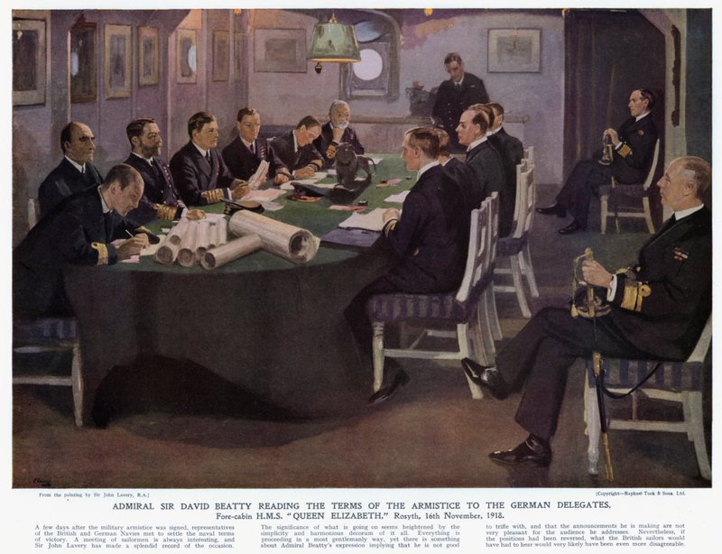 Admiraal Sir David Beatty leest de voorwaarden van de wapenstilstand voor aan de Duitse afgevaardigden, voorhut HMS Queen Elizabeth, Rosyth door John (after) Lavery