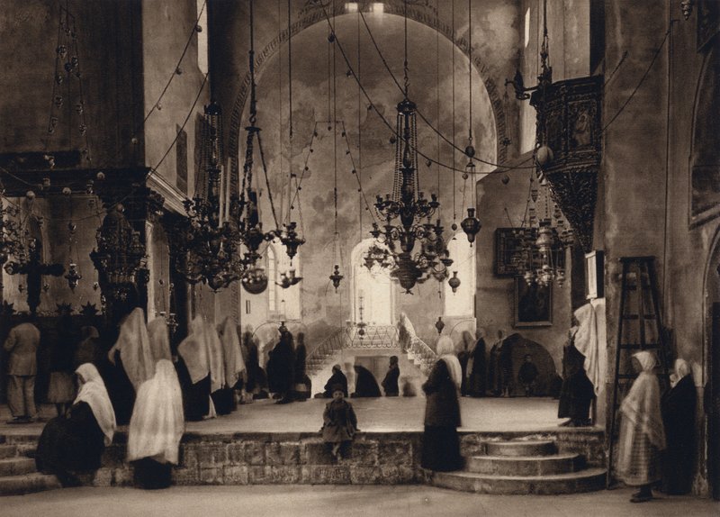 Bethlehem, Dienst in de Geboortekerk door Karl Grober