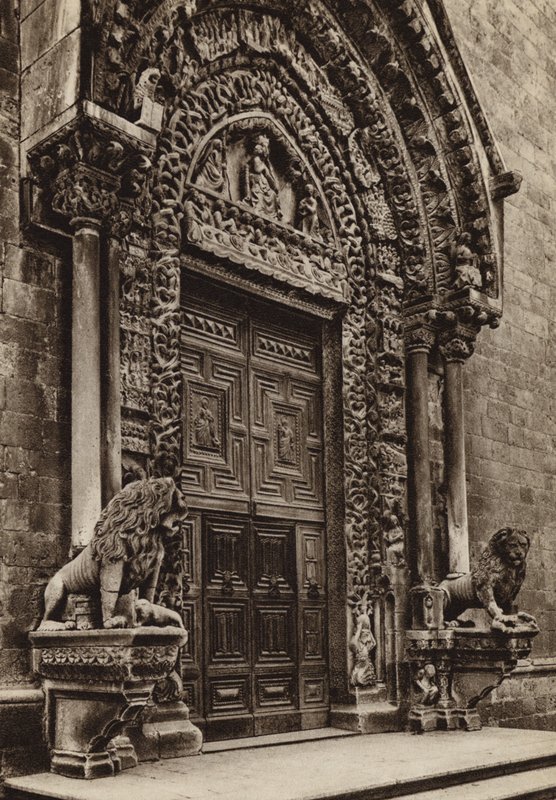 Italië: Altamura, Puglie, Cattedrale door Kurt Hielscher