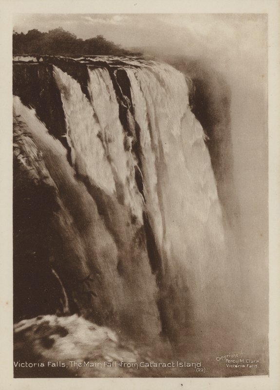 Victoriawatervallen, de hoofdwaterval vanaf Cataract-eiland door Percy M. Clark