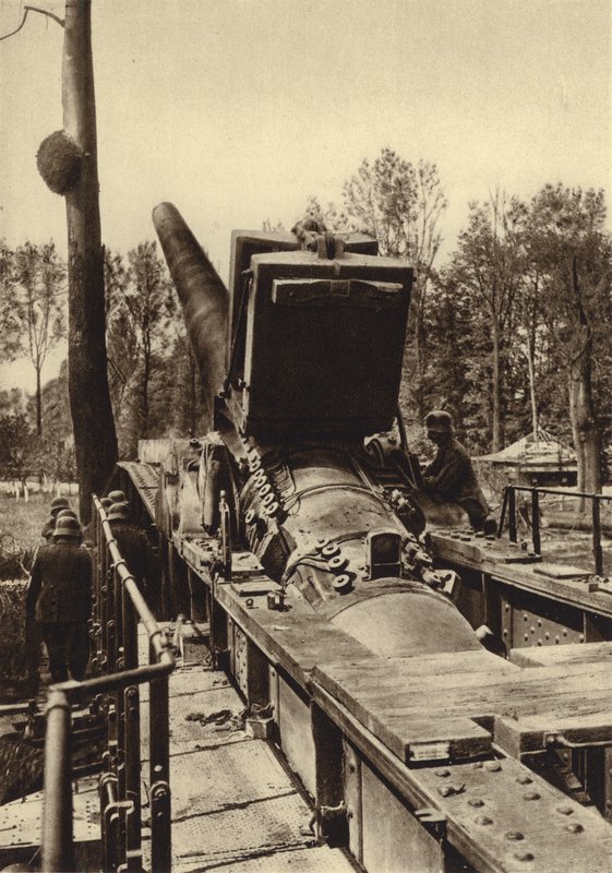 Duitse 380 mm spoorwegkanon van het type gebruikt bij de bombardementen van Verdun en Duinkerken, Frankrijk, Eerste Wereldoorlog door Photographer German