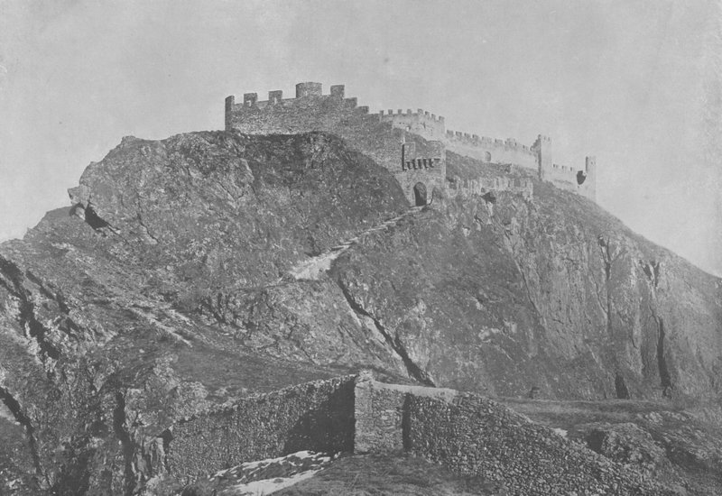 Sion, Les Ruines du Chateau de Tourbillon (zwart-wit foto) door Swiss Photographer