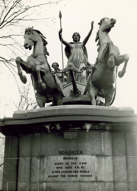 Boadicea en haar dochters, bronzen beeldengroep, 1885 door Thomas Thornycroft