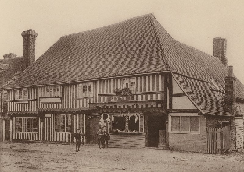 In Tenterden, Kent door William Galsworthy Davie