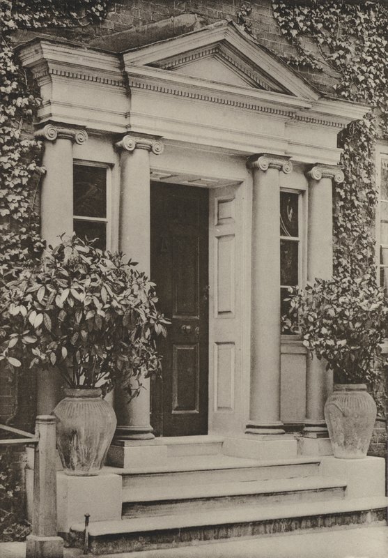 Deur, East Pallant, Chichester door William Galsworthy Davie