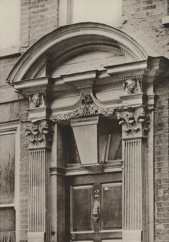 Deur, Great St Helens, Londen (zw/w foto) door William Galsworthy Davie