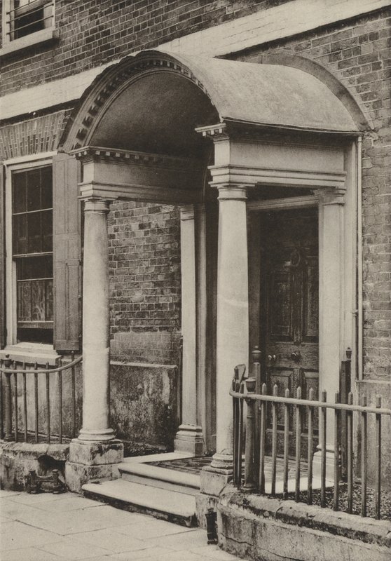 Deur, The Close, Salisbury, Wilts door William Galsworthy Davie