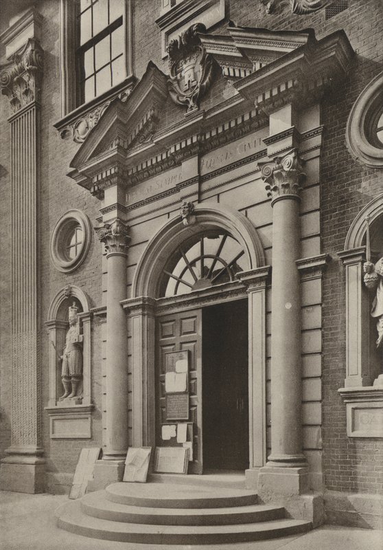 Deur, The Guildhall, Worcester door William Galsworthy Davie