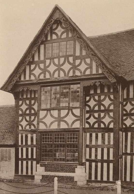 "The Middle House," Mayfield, Sussex, Gedateerd 1575 door William Galsworthy Davie