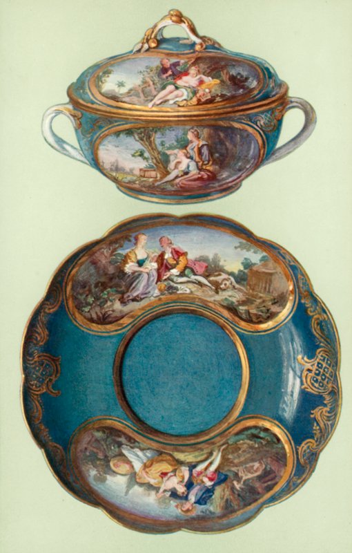 Ecuelle en standaard, Sèvres, turquoise-blauw, met panelen naar Boucher door William Gibb