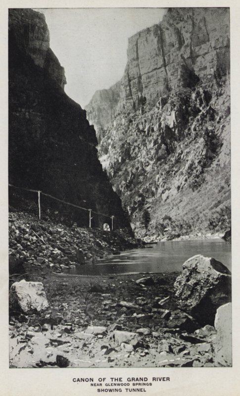 Canyons van Colorado: Canon van de Grand River, Bij Glenwood Springs, Tonend Tunnel door William Henry Jackson