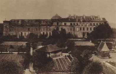Klooster N-D-de-Charite, genaamd Saint-Michel, vervangen door het Radium Instituut, rue Pierre-Curie
