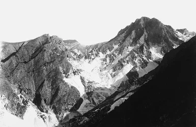 De Fantiscritti marmergroeve in de Apuaanse Alpen, in Toscane, gezien vanuit Belgia