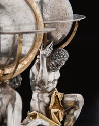 Twee uitzonderlijke aardse en hemelse globes, ondersteund door Hercules en Atlas, Augsburg