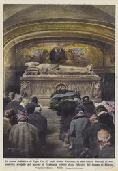 Het definitieve graf van Paus Pius XI in de Vaticaanse Grotten, in Sint-Pieter