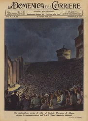 Een spectaculaire avond van menigte in het Castello Sforzesco van Milaan, tijdens de voorstellingen