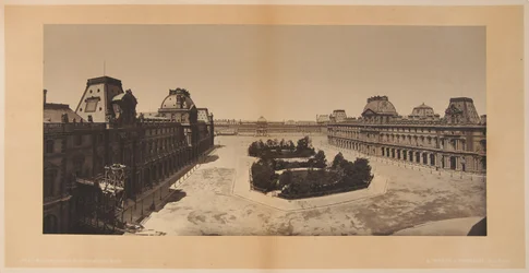 Panoramisch uitzicht op de Cour du Carrousel, Louvre