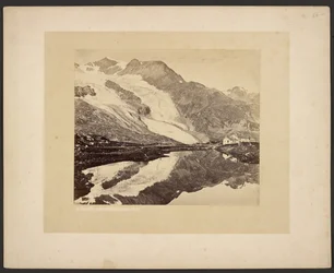 Het Bernina-hospice en de Cambréna-gletsjer