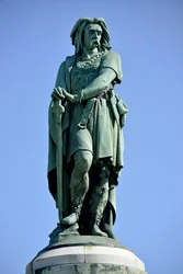 Kolossaal standbeeld van Vercingetorix (72-46 v.Chr.), Gallische leider - sculptuur van Aimé Millet (1819-1891), 6,60 m hoog, in 1865 opgericht op het westelijke deel van Mont Auxois (7 m hoge sokkel van Viollet-le-Duc), Alise-Sainte-Reine, 1865
