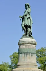 Kolossaal standbeeld van Vercingetorix (72-46 v.Chr.), Gallische leider. Beeldhouwwerk van Aimé Millet (1819-1891), 6,60 m hoog, in 1865 opgericht op het westelijke deel van de Mont Auxois (7 m hoge sokkel van Viollet-le-Duc). Alise-Sainte-Reine, 1865.