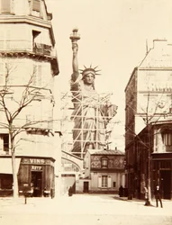 Montage van het Vrijheidsbeeld, Parijs 1883