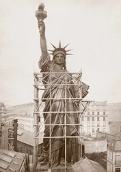 Montage van het Vrijheidsbeeld, Parijs 1883