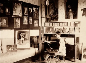 De kunstenaar Guglielmo Ghini in zijn studio, Ponte a Vingone, Scandicci, Florence, 09/1920