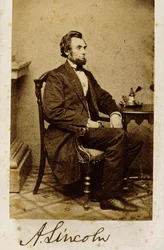 Een gesigneerde carte-de-visite foto van Abraham Lincoln