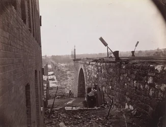 Ruïnes van de Richmond & Petersburg Spoorwegbrug, Richmond, Virginia, ca. 1865